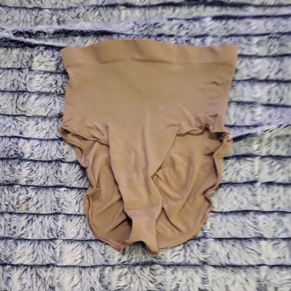 Nwot SKIMS High-Waisted Shapewear in‎ Tan Medium